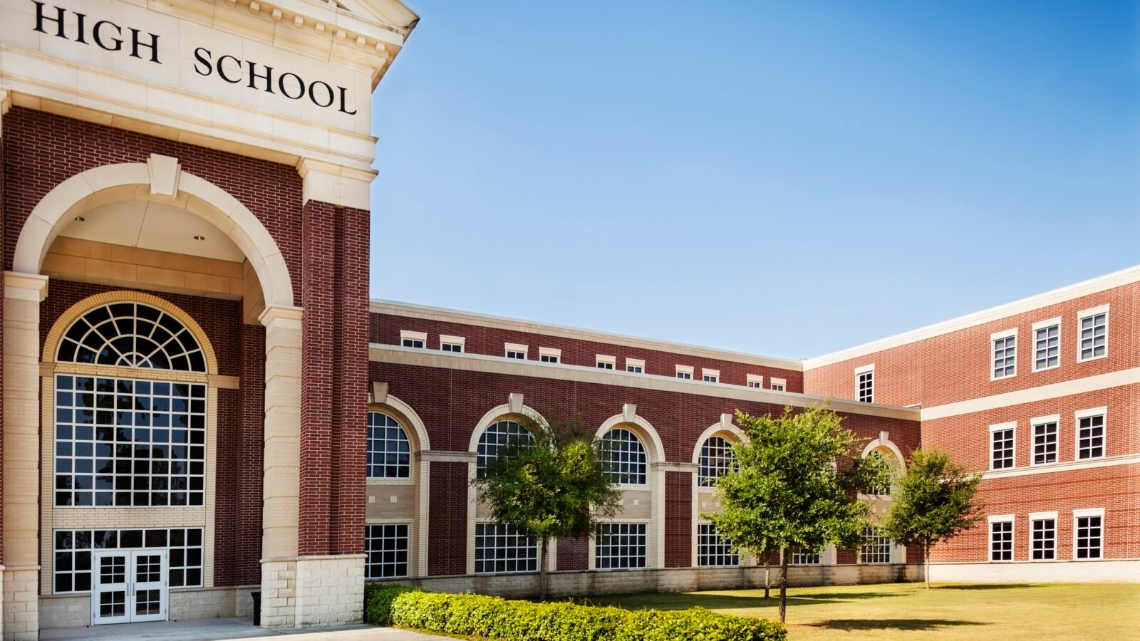 التعاون بين البيت والمدرسة